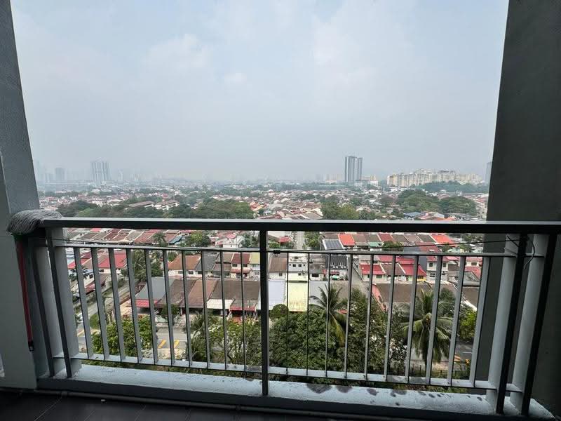 Kondominium untuk Dijual di First Residence (Residensi Unggul) - CH Ng - Balcony - PropertyGuru.com.my