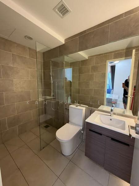 Kediaman Servis untuk Disewa di Residensi Estetik 8 (Est8) - Kah Hin Lee - Bathroom - PropertyGuru.com.my