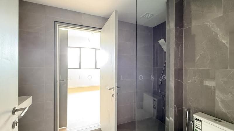 Pangsapuri untuk Dijual di Sfera - Llionel Ong - Bathroom - PropertyGuru.com.my