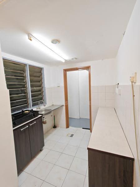 Pangsapuri untuk Disewa di Pangsapuri Vista Serdang - Evanslee . - Kitchen - PropertyGuru.com.my