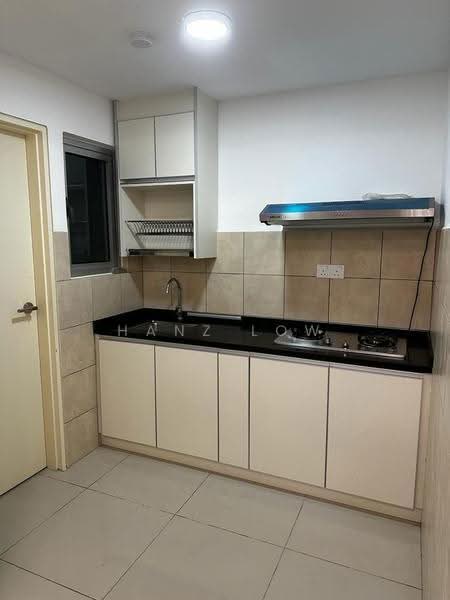 Kediaman Servis untuk Disewa di Galleria Equine Park - Hanz Low - Kitchen - PropertyGuru.com.my