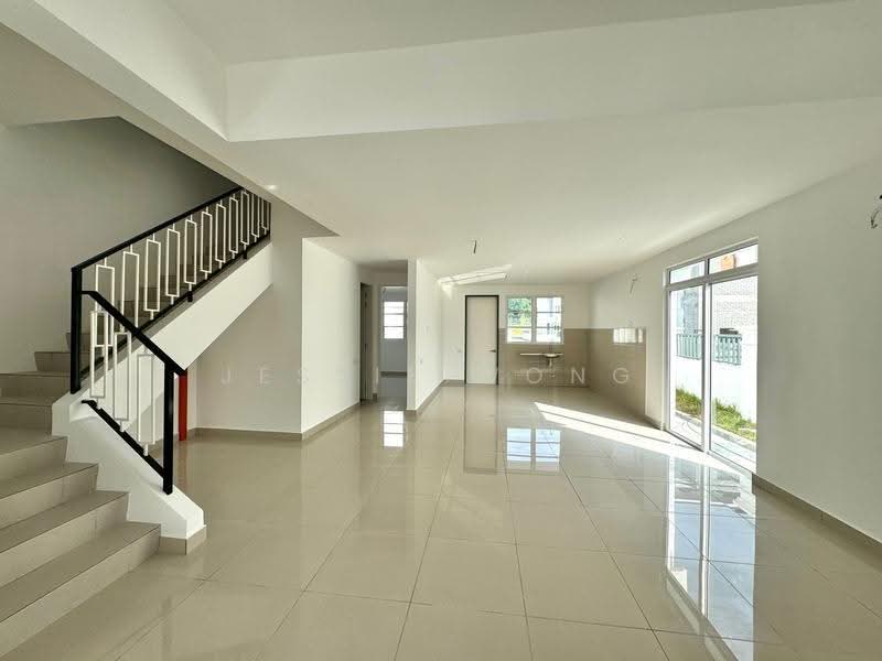 2-storey Terraced House for Sale in Bandar Country Homes (Rawang) - Jessie Wong - Living Room - PropertyGuru.com.my