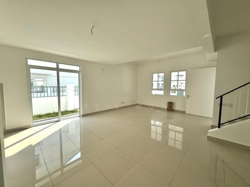 2-storey Terraced House for Sale in Bandar Country Homes (Rawang) - Jessie Wong - Living Room - PropertyGuru.com.my