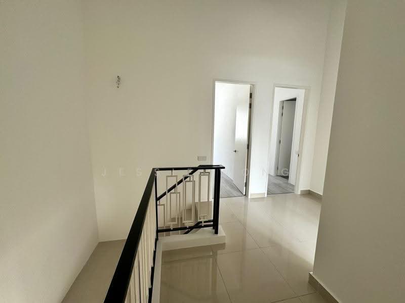 2-storey Terraced House for Sale in Bandar Country Homes (Rawang) - Jessie Wong - Corridor - PropertyGuru.com.my