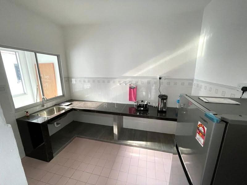 Pangsapuri untuk Dijual di Ria 2 Apartment - Karl Lim - Kitchen - PropertyGuru.com.my