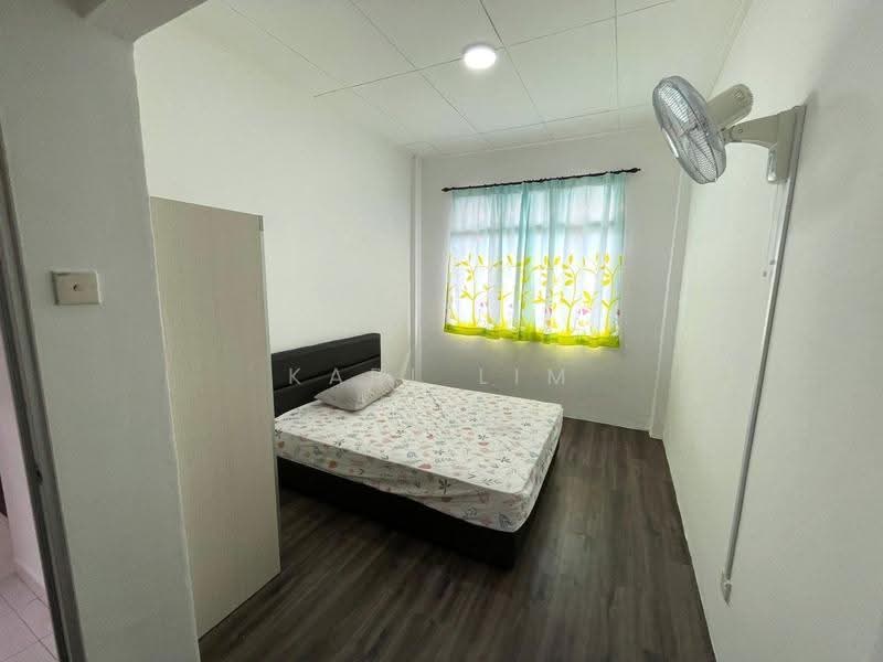 Pangsapuri untuk Dijual di Ria 2 Apartment - Karl Lim - Bedroom - PropertyGuru.com.my