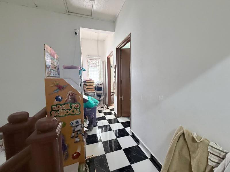 2-storey Terraced House for Sale in Bandar Baru Bangi (Selangor) - Keyna Halim - Corridor - PropertyGuru.com.my