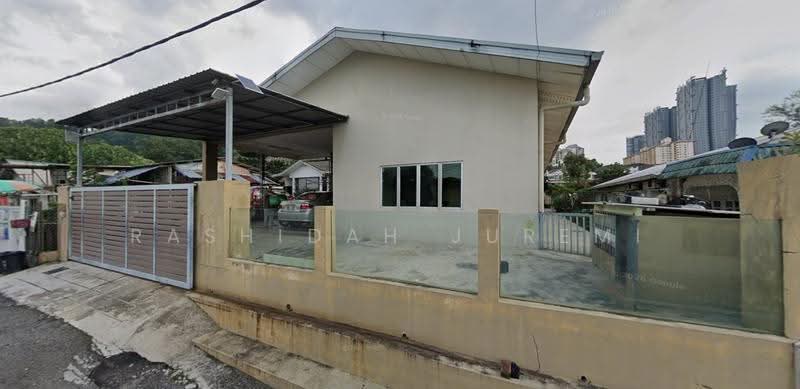 Bungalow House untuk Dijual di Kampung Baru Salak Selatan (Salak South) - Rashidah Juremi - Exterior - PropertyGuru.com.my