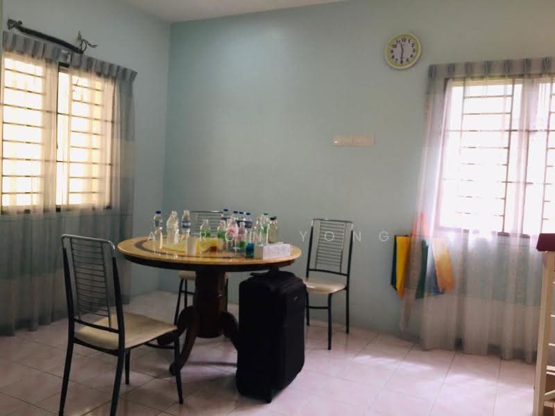 Rumah Berkembar untuk Dijual di Taman Equine (Seri Kembangan) - Aaron Yong - Dining Room - PropertyGuru.com.my
