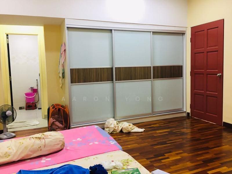 Rumah Berkembar untuk Dijual di Taman Equine (Seri Kembangan) - Aaron Yong - Bedroom - PropertyGuru.com.my
