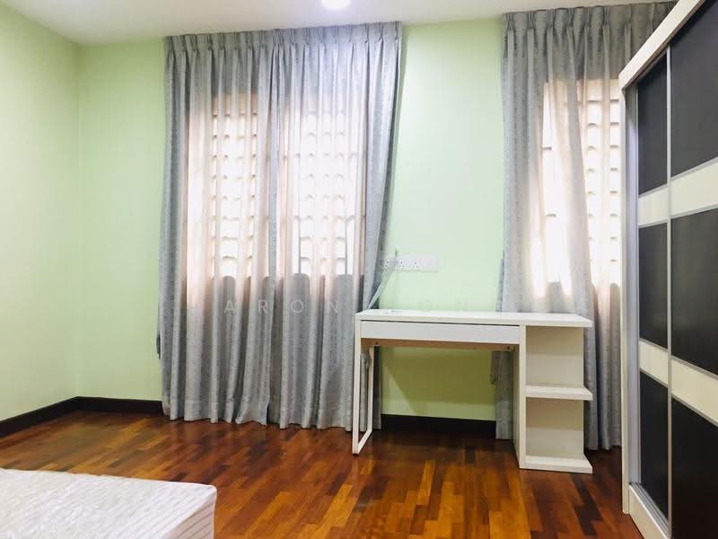 Rumah Berkembar untuk Dijual di Taman Equine (Seri Kembangan) - Aaron Yong - Bedroom - PropertyGuru.com.my