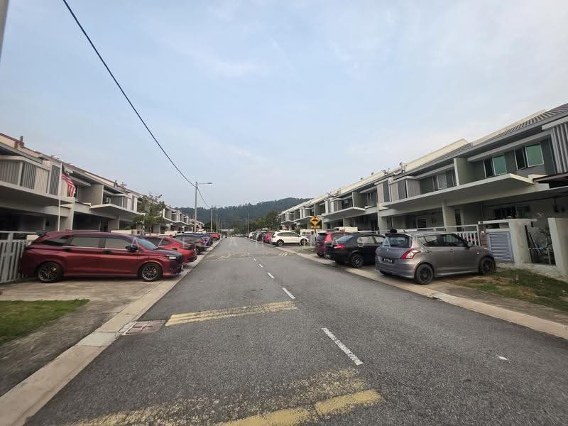 Rumah Teres 2-Tingkat untuk Dijual di Sepang (Selangor) - Azizah Hasan - Exterior - PropertyGuru.com.my