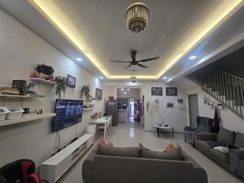 Rumah Teres 2-Tingkat untuk Dijual di Sepang (Selangor) - Azizah Hasan - Living Room - PropertyGuru.com.my