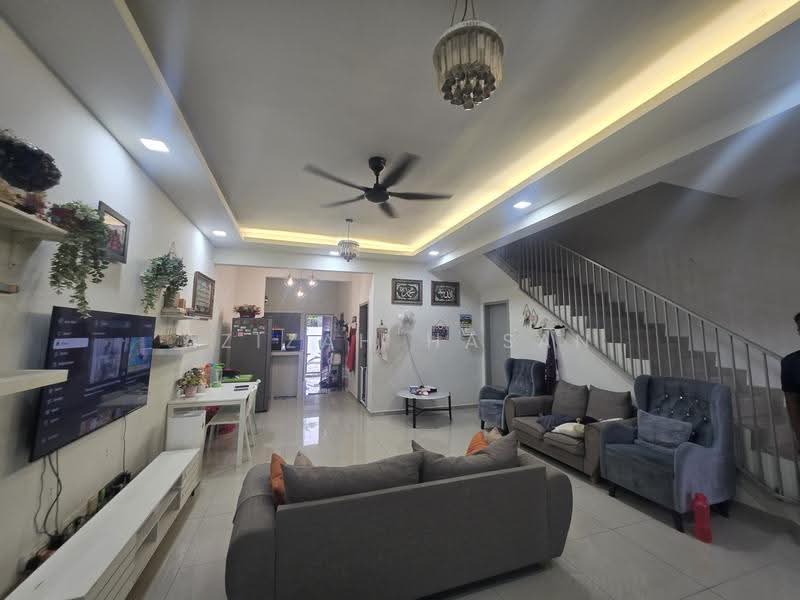 Rumah Teres 2-Tingkat untuk Dijual di Sepang (Selangor) - Azizah Hasan - Living Room - PropertyGuru.com.my
