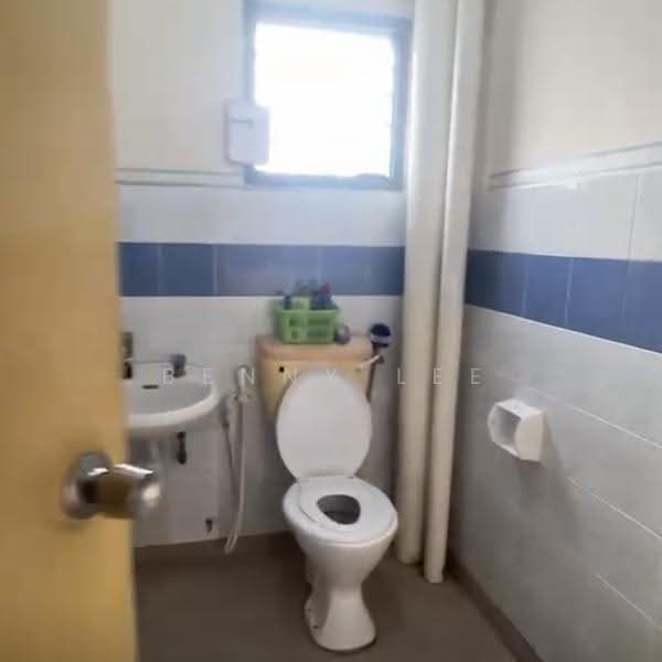 Pangsapuri untuk Disewa di Pesona Apartment - Benny Lee - Bathroom - PropertyGuru.com.my