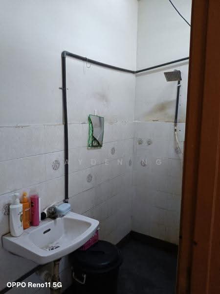 Rumah Teres 2-Tingkat untuk Dijual di Desa Paya Mengkuang (Gelang Patah) - Jayden Ng - Bathroom - PropertyGuru.com.my