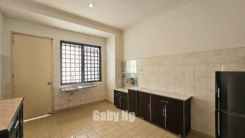 Rumah Teres 2-Tingkat untuk Dijual di Alam Damai (Cheras) - Gaby Ng - Kitchen - PropertyGuru.com.my