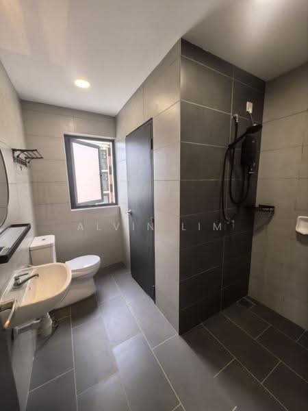 Service Residence for Rent at Yale Suites @ EduSentral - Alvin Lim - Bathroom - PropertyGuru.com.my
