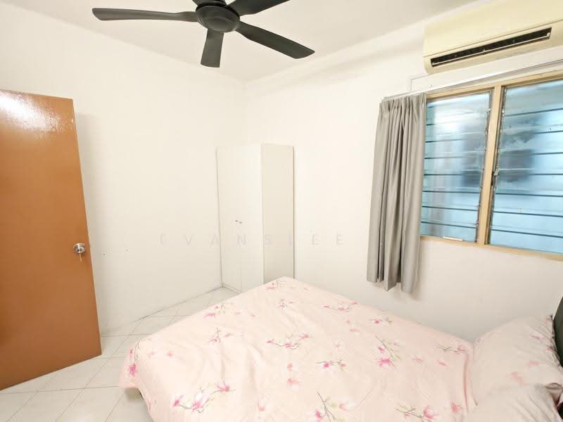 Apartment for Rent at Pangsapuri Vista Serdang - Evanslee . - Bedroom - PropertyGuru.com.my
