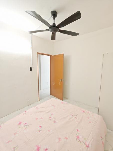 Apartment for Rent at Pangsapuri Vista Serdang - Evanslee . - Bedroom - PropertyGuru.com.my