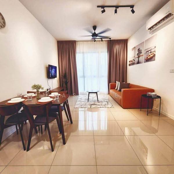 Kediaman Servis untuk Dijual di Emerald 9 - Jasmine Voon - Living Room - PropertyGuru.com.my