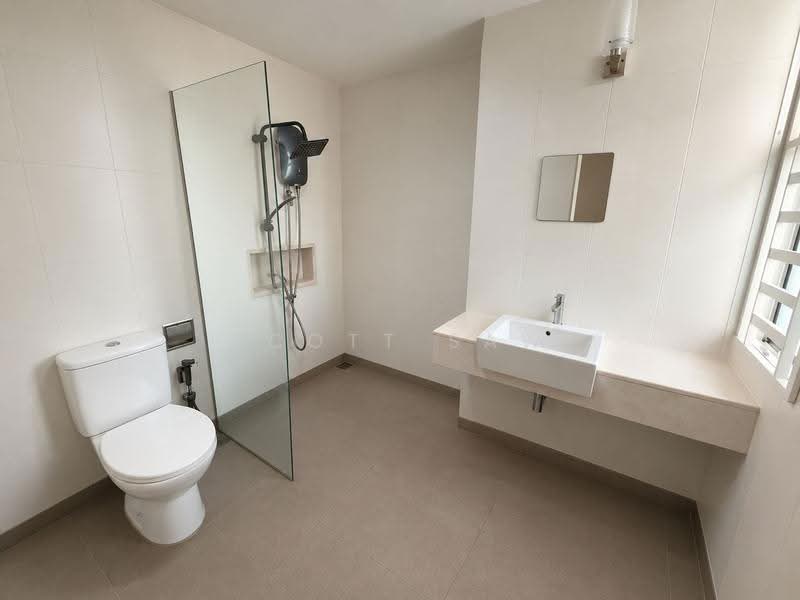 2.5-storey Terraced House for Sale in Gelugor (Penang) - Scott Saw - Bathroom - PropertyGuru.com.my