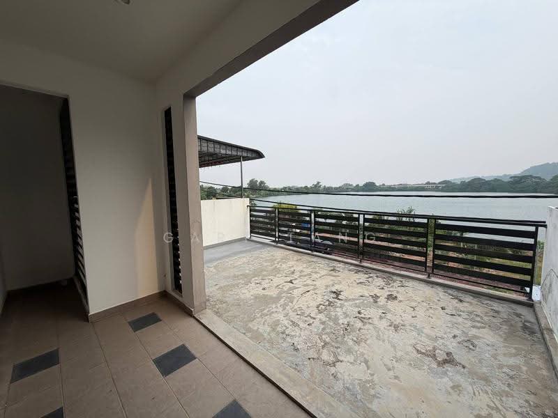 Rumah Teres 2-Tingkat untuk Dijual di Taman Rasi Jaya (Menglembu) - Gary Tang - Balcony - PropertyGuru.com.my