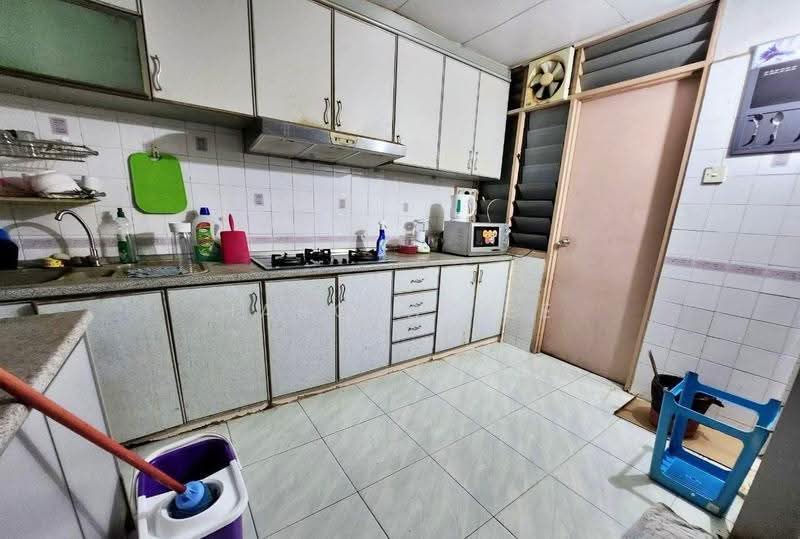 Apartment for Sale at Halaman Areka - Harold Lee - Kitchen - PropertyGuru.com.my