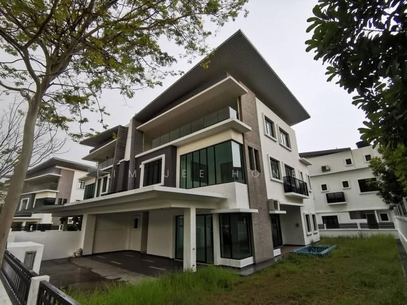 Semi-Detached House for Sale in Puchong (Selangor) - Lim Jee Hone - Exterior - PropertyGuru.com.my