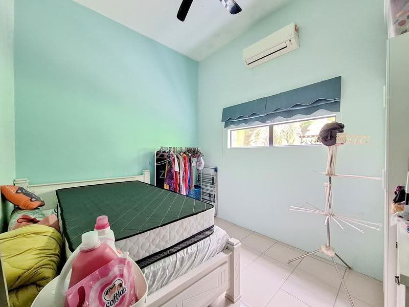 Rumah Teres 1-Tingkat untuk Dijual di Taman Srikandi (Telok Panglima Garang) - Muizz Razak - Bedroom - PropertyGuru.com.my