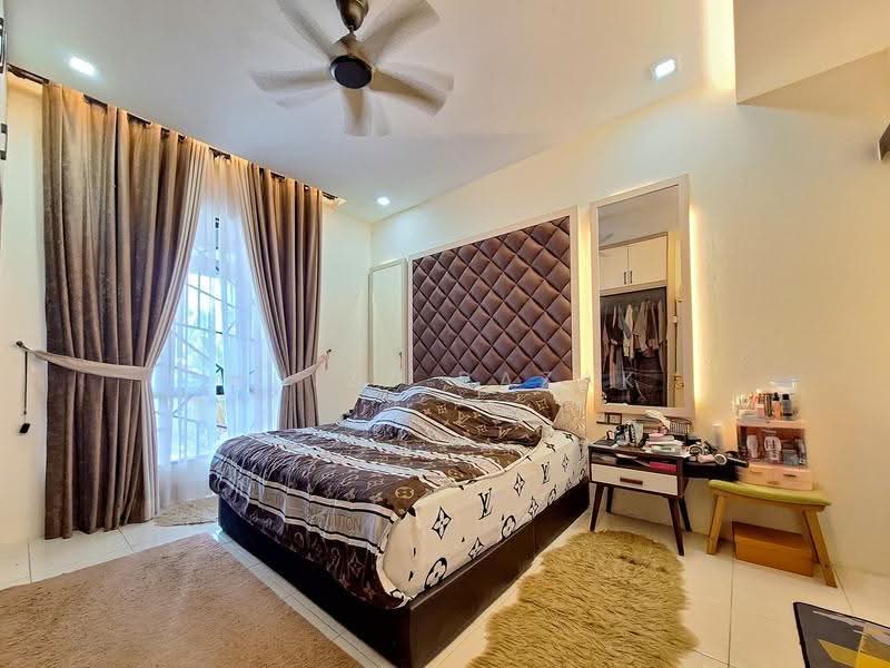 Rumah Teres 1-Tingkat untuk Dijual di Taman Srikandi (Telok Panglima Garang) - Muizz Razak - Bedroom - PropertyGuru.com.my