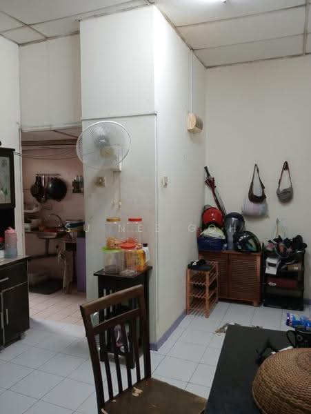 Flat for Sale at Batu Caves Centerpoint - Su Nee Goh - Kitchen - PropertyGuru.com.my