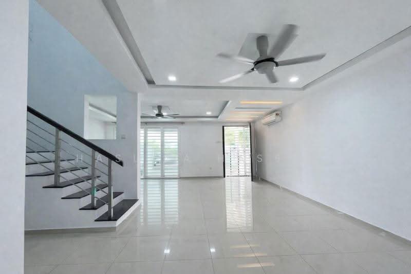 Rumah Teres 2-Tingkat untuk Dijual di TTDI Grove (Kajang) - Hasliza Hassan - Living Room - PropertyGuru.com.my