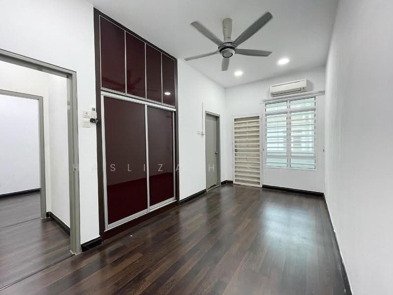 Rumah Teres 2-Tingkat untuk Dijual di TTDI Grove (Kajang) - Hasliza Hassan - Bedroom - PropertyGuru.com.my