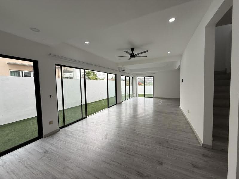 Semi-Detached House for Sale in Taman Overseas Union (Taman Oug) (Jalan Klang Lama (Old Klang Road)) - Joey Wong - Living Room - PropertyGuru.com.my