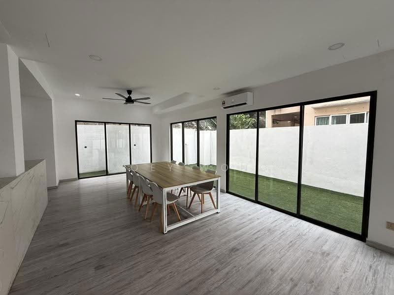 Semi-Detached House for Sale in Taman Overseas Union (Taman Oug) (Jalan Klang Lama (Old Klang Road)) - Joey Wong - Dining Room - PropertyGuru.com.my