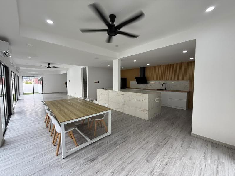Semi-Detached House for Sale in Taman Overseas Union (Taman Oug) (Jalan Klang Lama (Old Klang Road)) - Joey Wong - Living Room - PropertyGuru.com.my