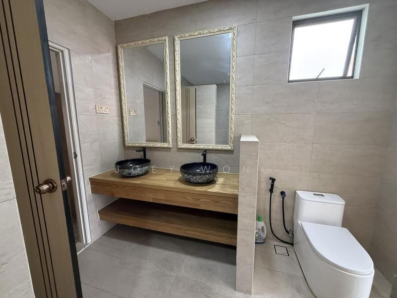 Semi-Detached House for Sale in Taman Overseas Union (Taman Oug) (Jalan Klang Lama (Old Klang Road)) - Joey Wong - Bathroom - PropertyGuru.com.my