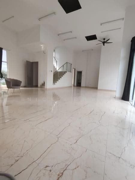 Bungalow House untuk Disewa di Nilai Biggest Corner Lot Bungalow (Nilai) - Nicky Chua - Living Room - PropertyGuru.com.my