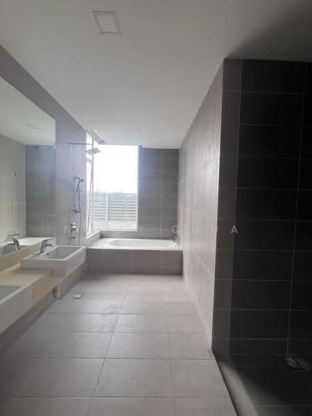 Bungalow House untuk Disewa di Nilai Biggest Corner Lot Bungalow (Nilai) - Nicky Chua - Bathroom - PropertyGuru.com.my