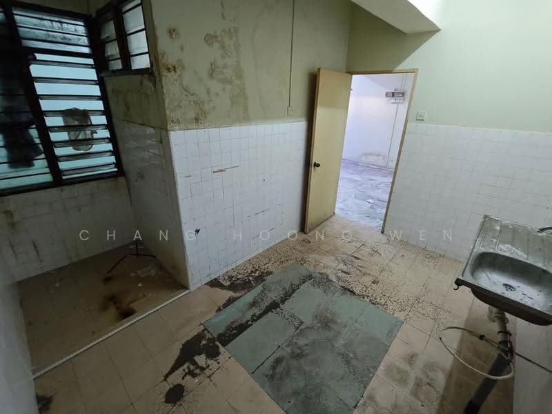 Flat for Sale at Kuchai Entrepreneurs Park - Chang Hoong Wen - Kitchen - PropertyGuru.com.my