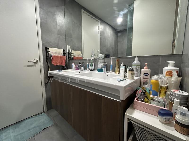 Kediaman Servis untuk Dijual di Ativo Suites @ Damansara Avenue - Wennie Liew - Bathroom - PropertyGuru.com.my