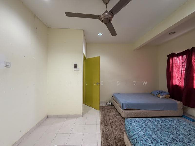 1.5-storey Terraced House for Sale in Bandar Tun Hussein Onn (Cheras) - Michelle Siow - Bedroom - PropertyGuru.com.my
