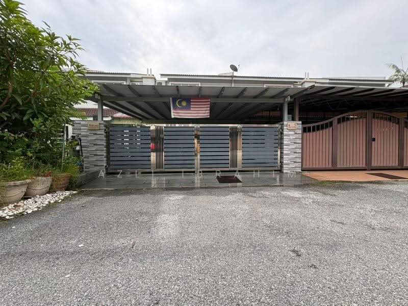 Rumah Teres 2-Tingkat untuk Dijual di Seksyen 8 (Bangi) - Azli Ibrahim - Exterior - PropertyGuru.com.my