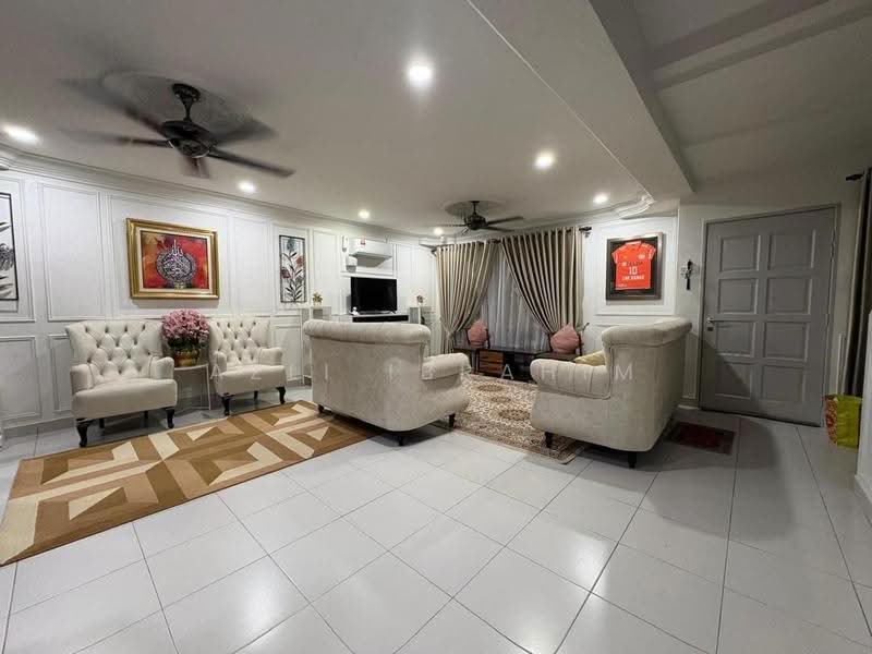 Rumah Teres 2-Tingkat untuk Dijual di Seksyen 8 (Bangi) - Azli Ibrahim - Living Room - PropertyGuru.com.my