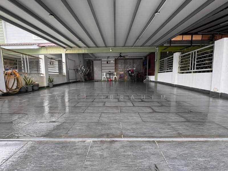 Rumah Teres 2-Tingkat untuk Dijual di Seksyen 8 (Bangi) - Azli Ibrahim - Exterior - PropertyGuru.com.my