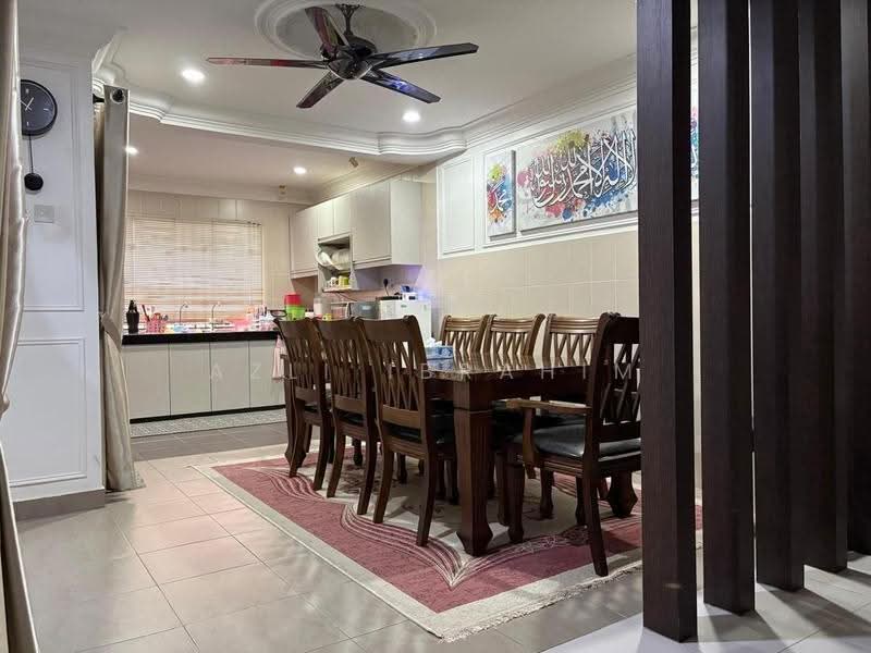 Rumah Teres 2-Tingkat untuk Dijual di Seksyen 8 (Bangi) - Azli Ibrahim - Dining Room - PropertyGuru.com.my