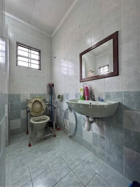 Rumah Teres 2-Tingkat untuk Dijual di Bukit Jelutong (Shah Alam) - Nahathir Shahabudin - Bathroom - PropertyGuru.com.my