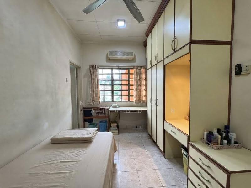 Rumah Teres 2-Tingkat untuk Dijual di Bukit Jelutong (Shah Alam) - Nahathir Shahabudin - Bedroom - PropertyGuru.com.my
