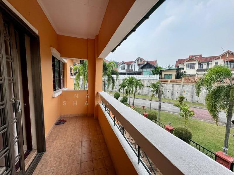 Rumah Teres 2-Tingkat untuk Dijual di Bukit Jelutong (Shah Alam) - Nahathir Shahabudin - Balcony - PropertyGuru.com.my